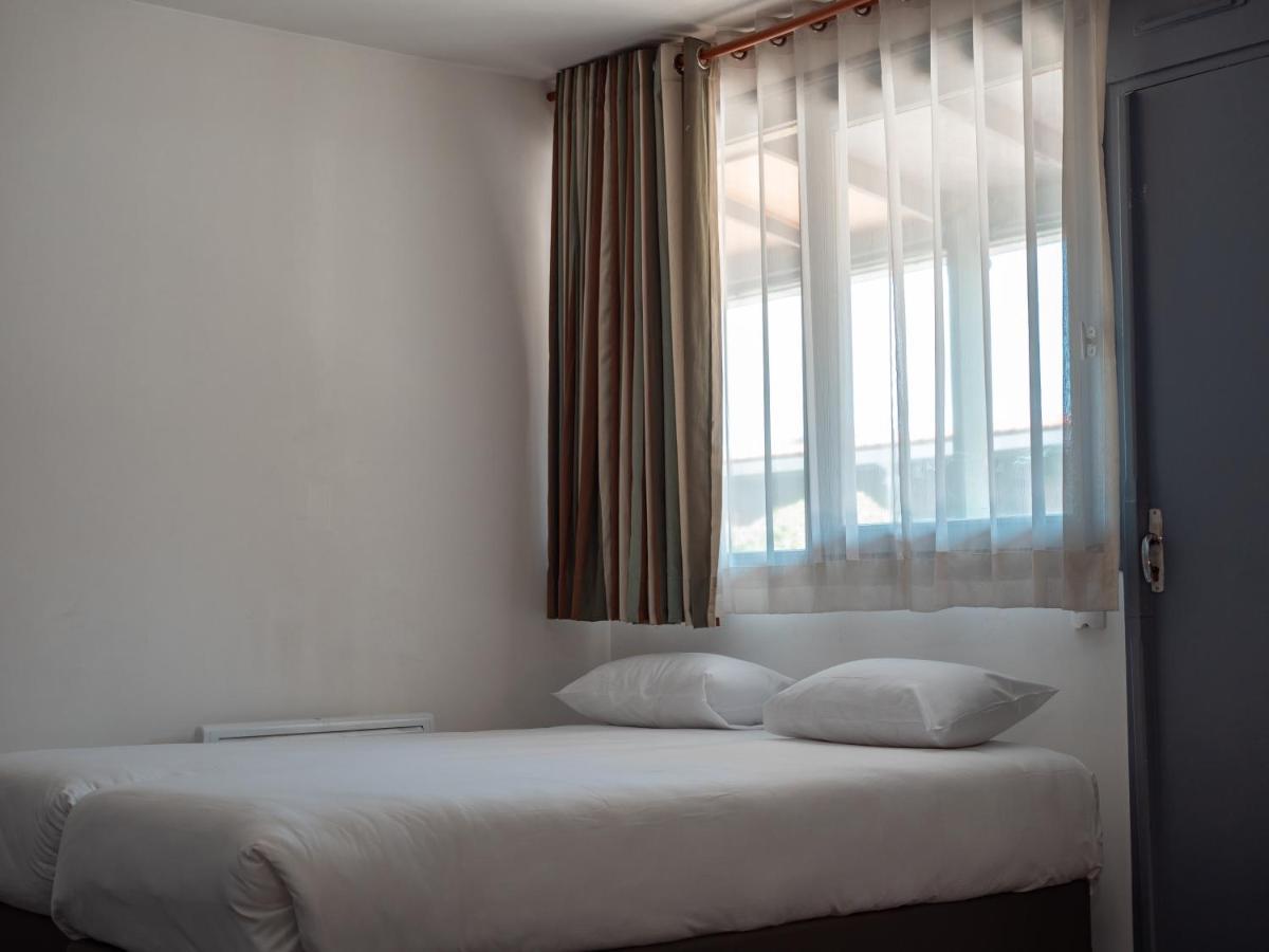 Hotel Restaurant Les Jardins D'Epone Bilik gambar