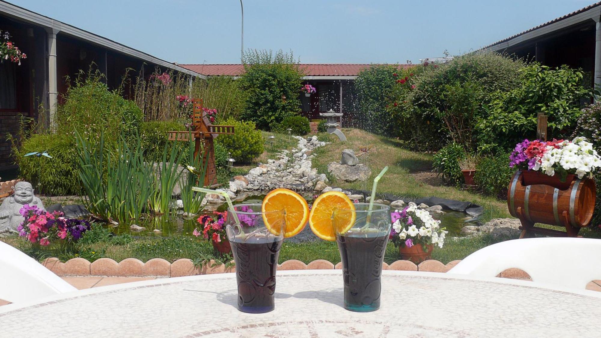 Hotel Restaurant Les Jardins D'Epone Luaran gambar