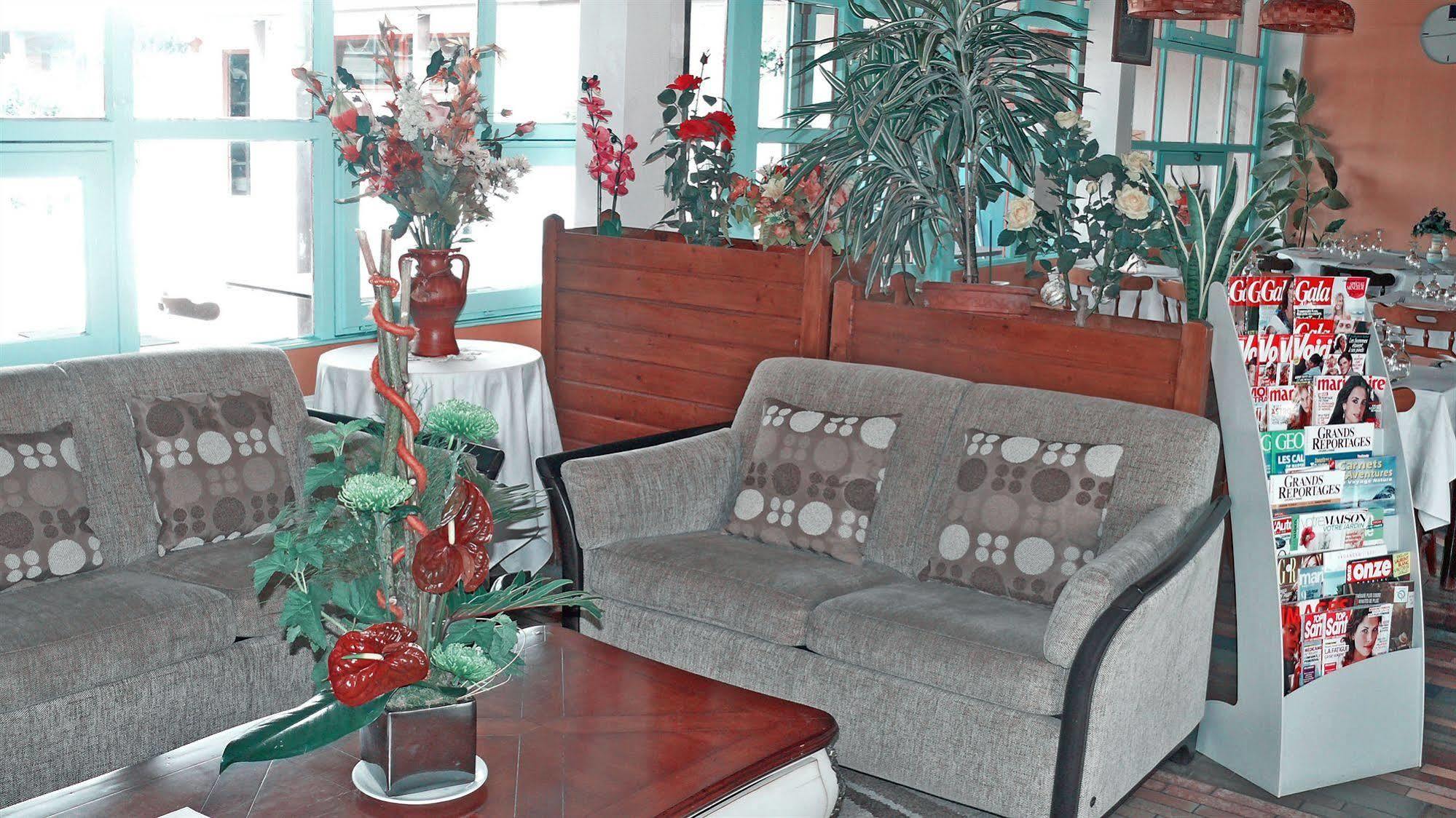 Hotel Restaurant Les Jardins D'Epone Luaran gambar