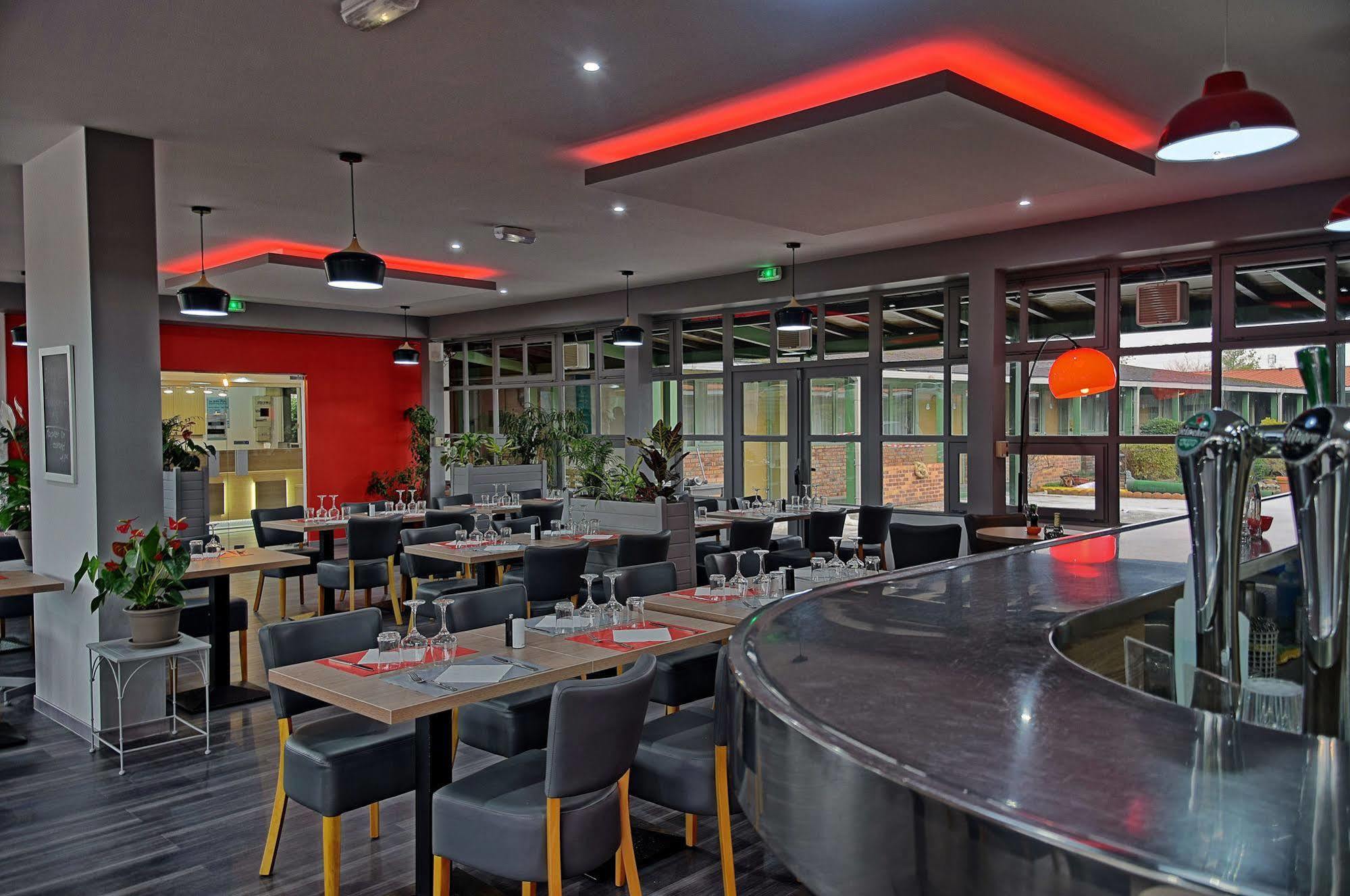 Hotel Restaurant Les Jardins D'Epone Luaran gambar
